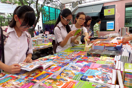 Celebrarán Feria del libro "Hanoi, ciudad de paz"